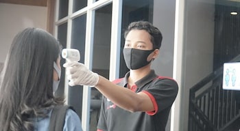 reddoorz jalan biak roxy jakarta