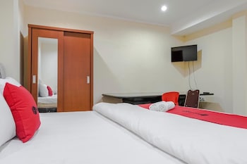 reddoorz jalan biak roxy jakarta