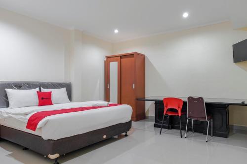 reddoorz jalan biak roxy jakarta