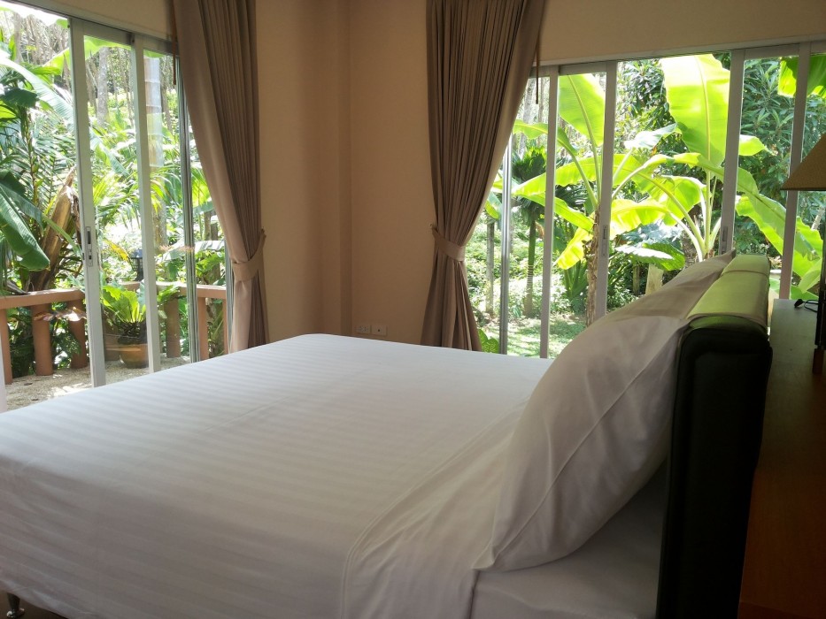 sakoo valley naithon beach