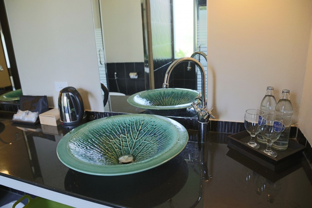 sakoo valley naithon beach