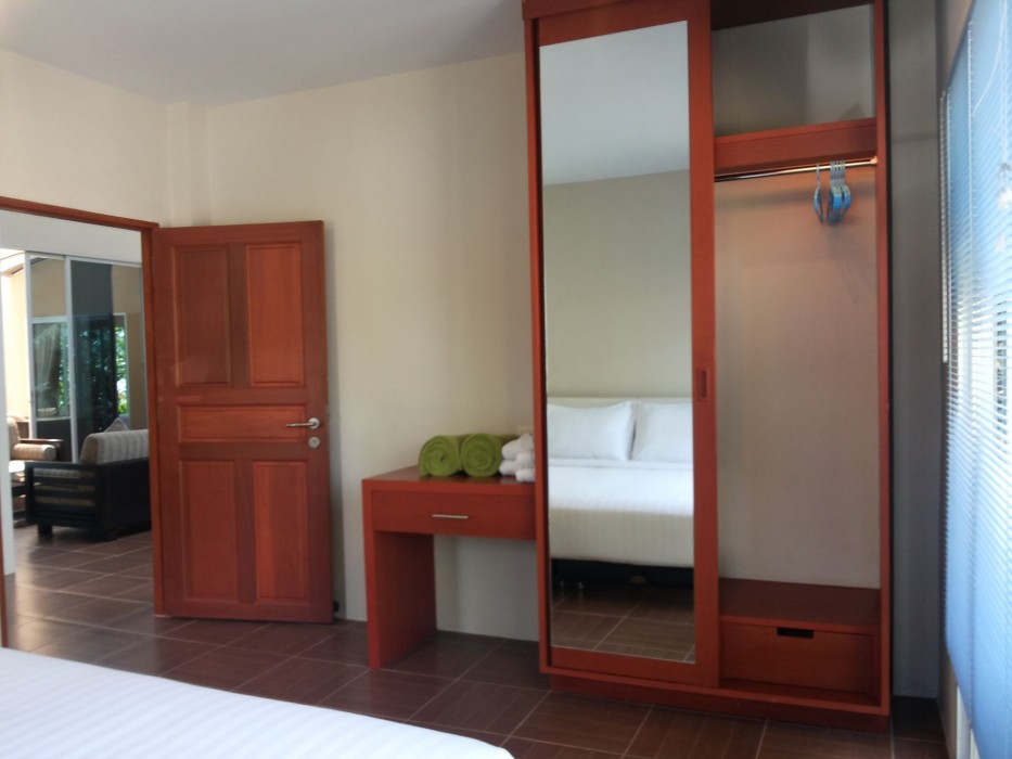 sakoo valley naithon beach