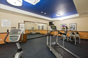 holiday inn express and suites denver east peoria street by ihg