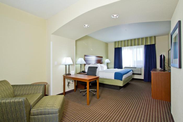holiday inn express and suites denver east peoria street by ihg