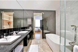 kl platinum suites by snc