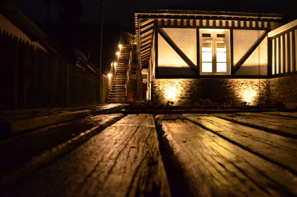 romance valley loversleap cottage