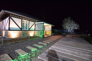 romance valley loversleap cottage