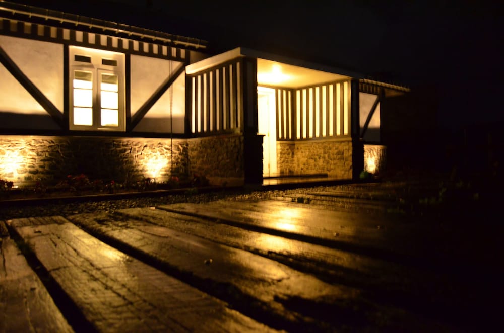 romance valley loversleap cottage