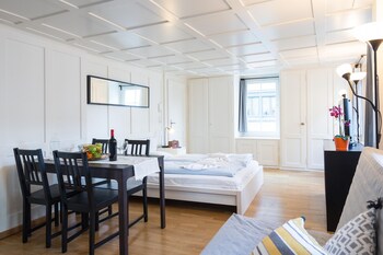 hitrental zeughausgasse apartments