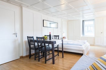 hitrental zeughausgasse apartments
