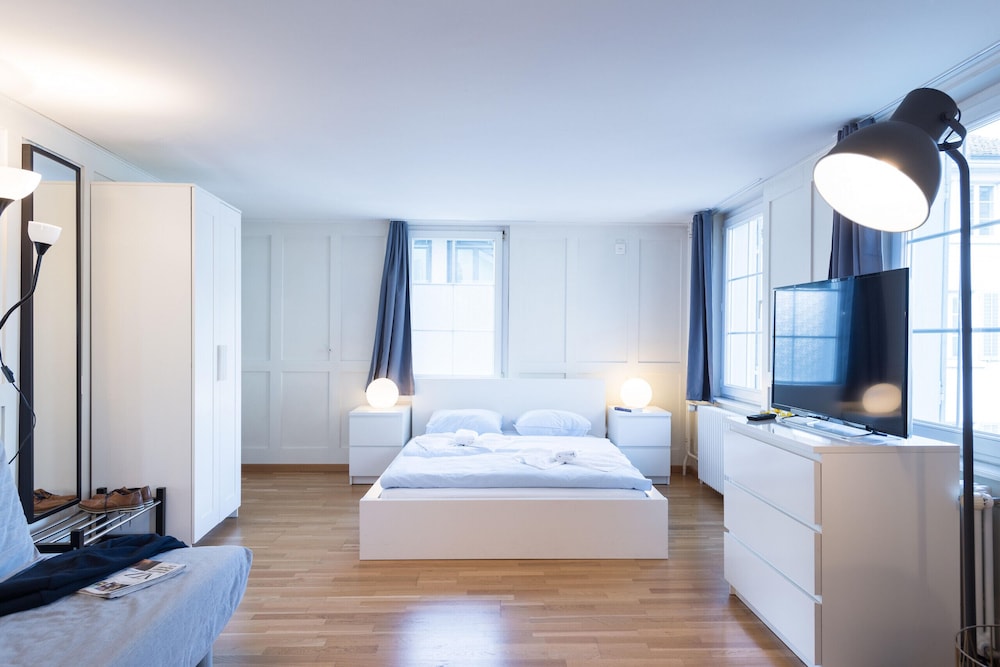 hitrental zeughausgasse apartments