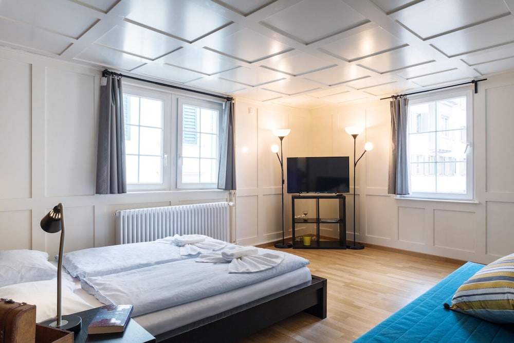 hitrental zeughausgasse apartments