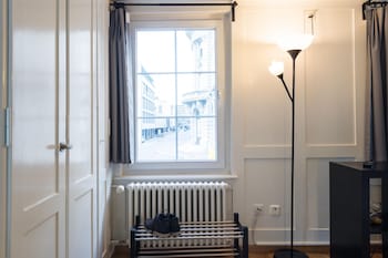 hitrental zeughausgasse apartments