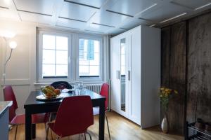 hitrental zeughausgasse apartments