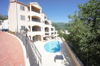 apartments becici sunset