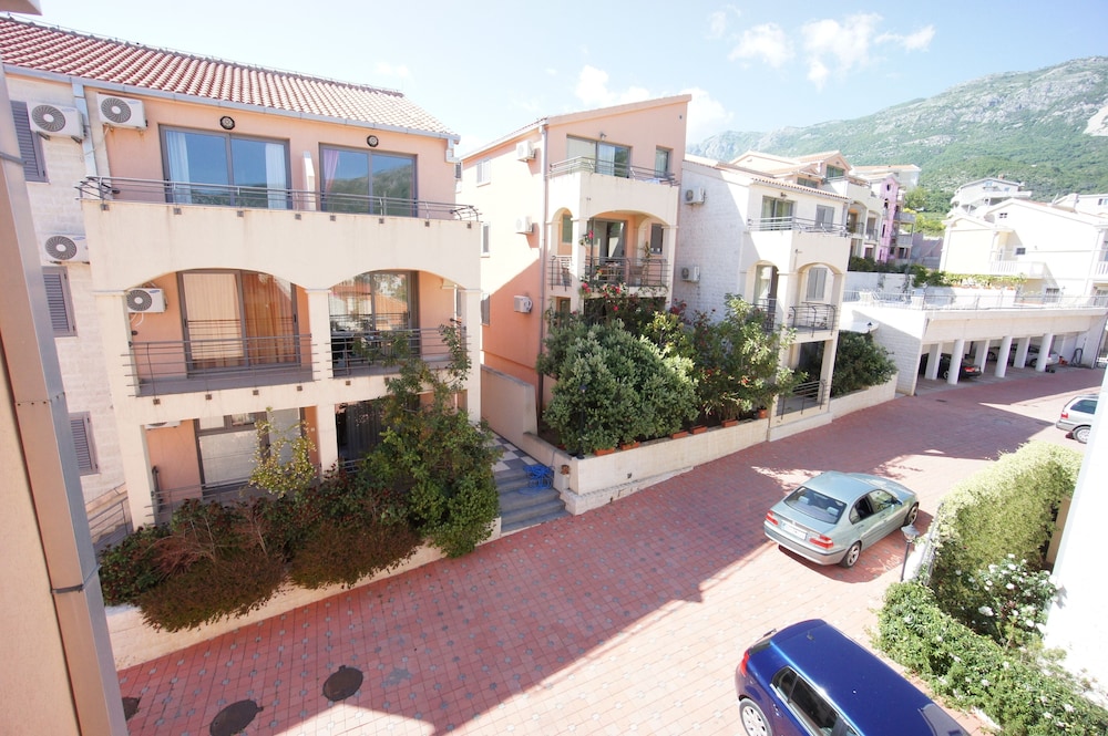 apartments becici sunset