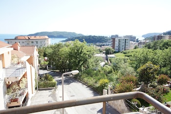 apartments becici sunset