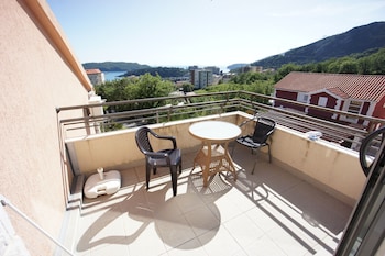 apartments becici sunset