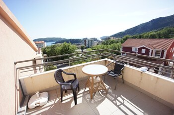 apartments becici sunset