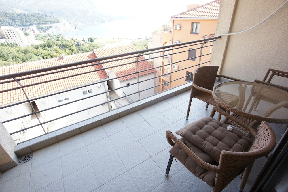 apartments becici sunset