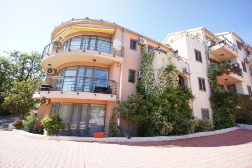 apartments becici sunset