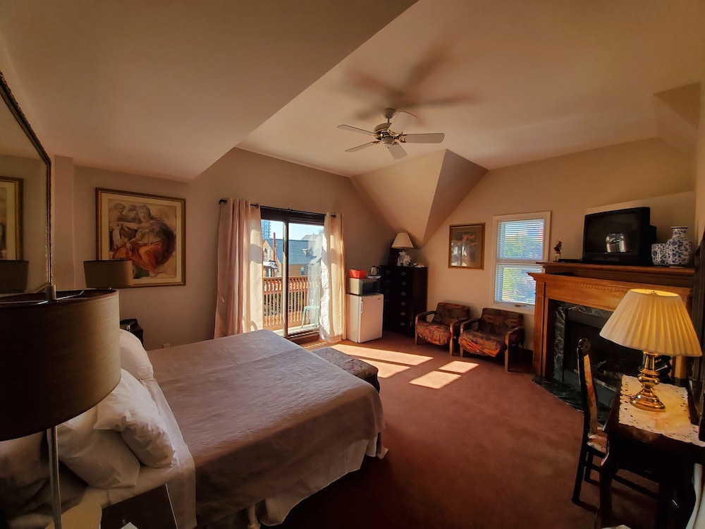 madison manor boutique hotel