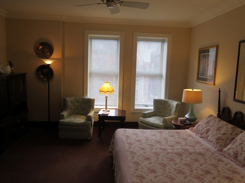 madison manor boutique hotel