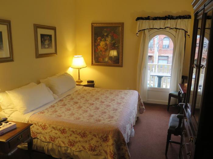 madison manor boutique hotel