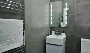 sapphire house apartments