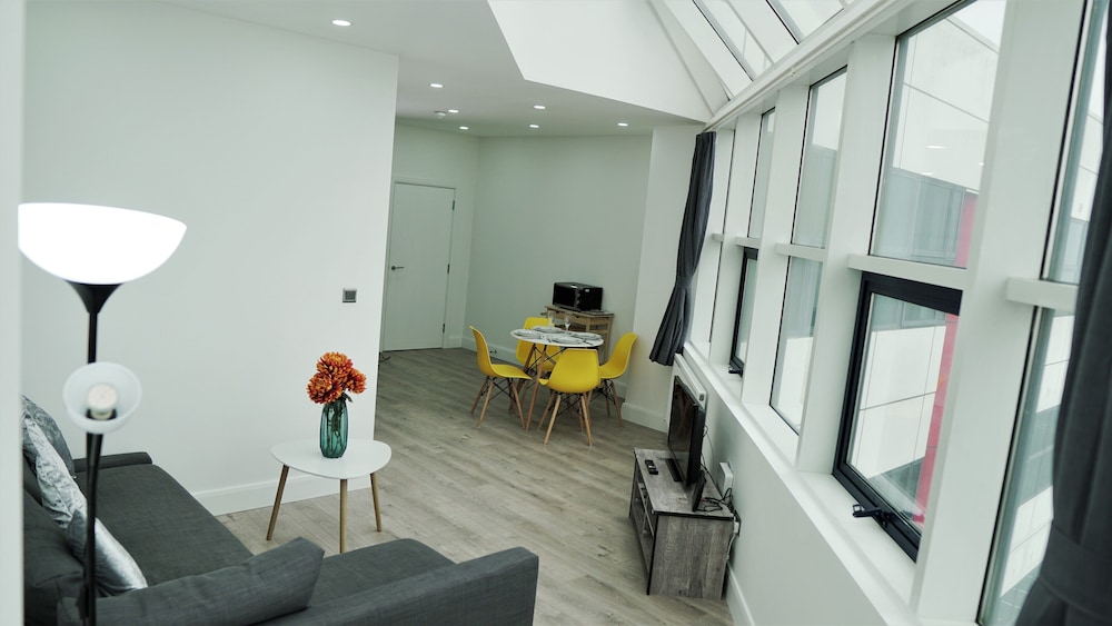 sapphire house apartments