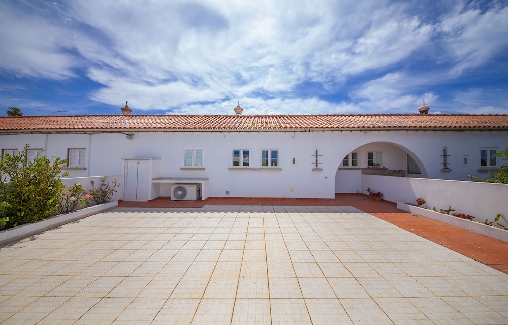 d10 ferragudo townhouse by dreamalgarve