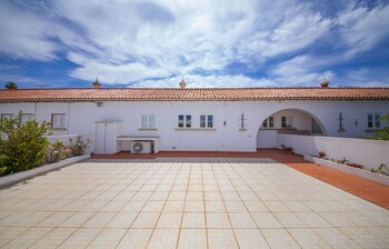 d10 ferragudo townhouse by dreamalgarve
