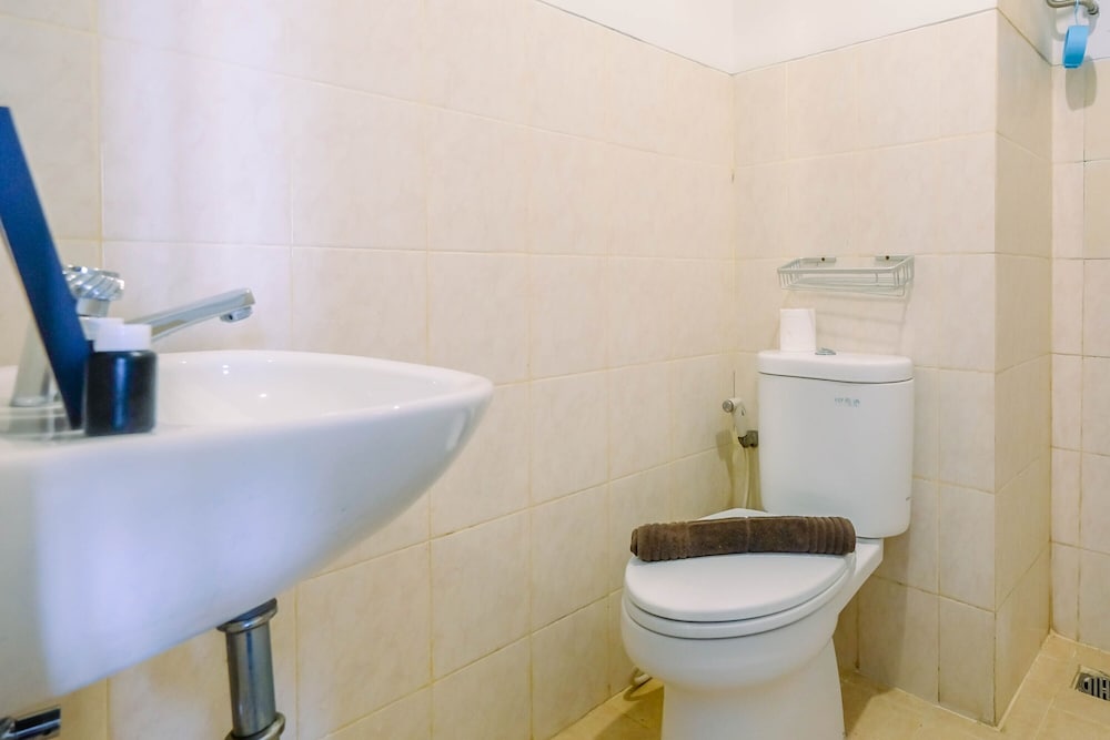 modern and cozy studio park view condominium apartment