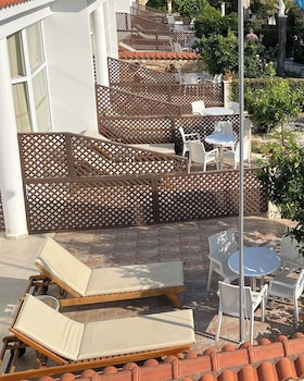 eliofos elegant maisonettes