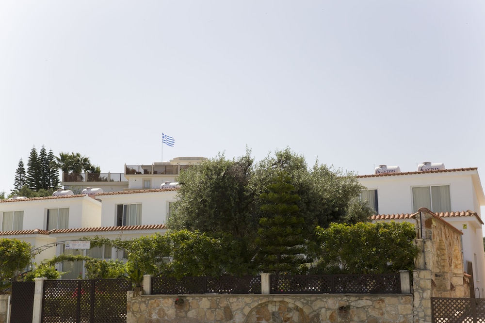 eliofos elegant maisonettes