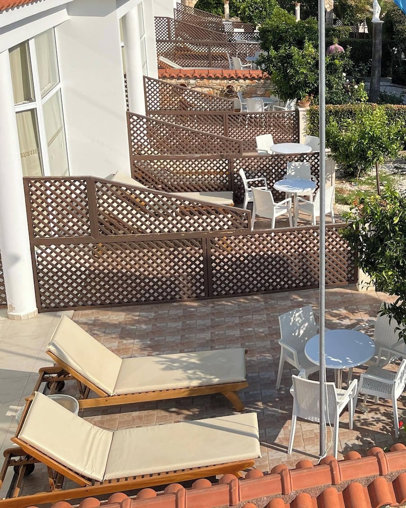 eliofos elegant maisonettes