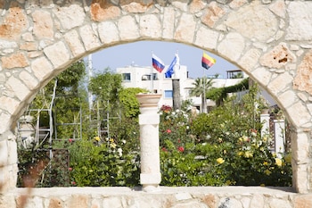 eliofos elegant maisonettes