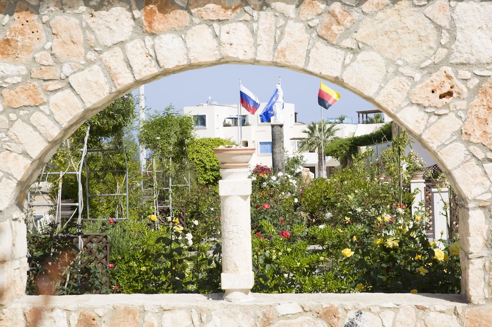 eliofos elegant maisonettes