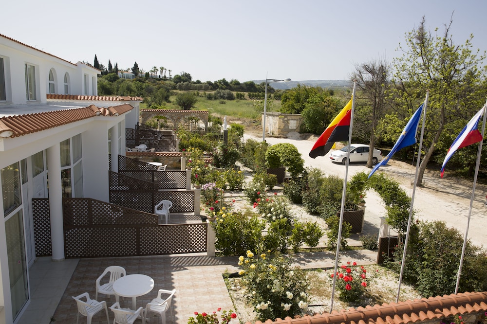 eliofos elegant maisonettes