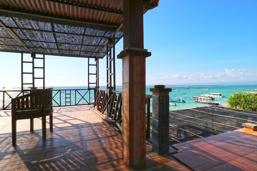 the beach huts lembongan