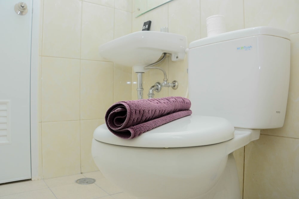 cozy 2br at springlake summarecon bekasi apartment