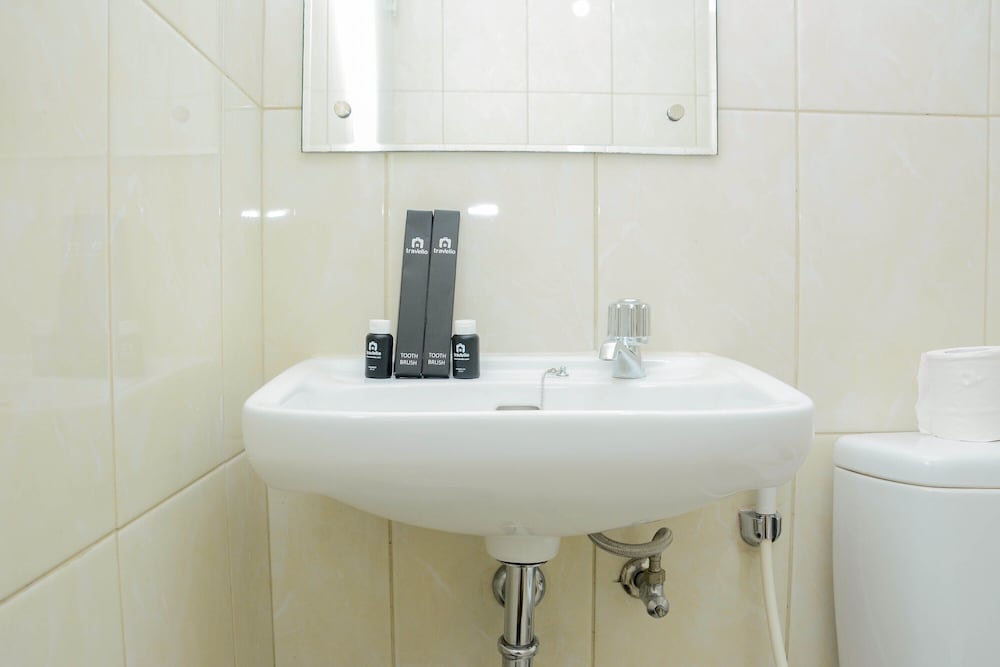 cozy 2br at springlake summarecon bekasi apartment