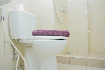 cozy 2br at springlake summarecon bekasi apartment