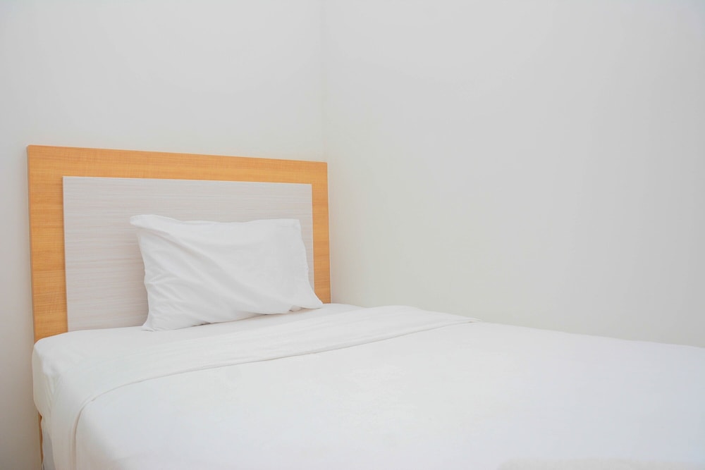 cozy 2br at springlake summarecon bekasi apartment