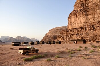 wadi rum desert camp