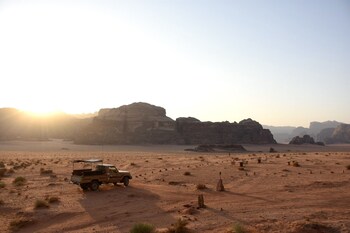 wadi rum desert camp