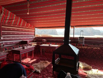 wadi rum desert camp
