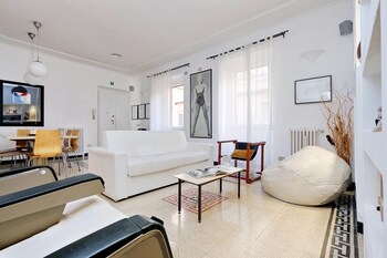 clementina wr apartments