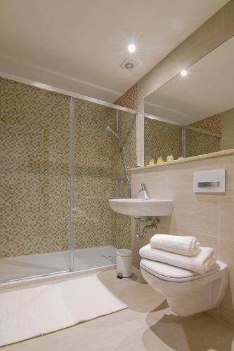 bentley holiday apartments west one