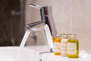 bentley holiday apartments west one